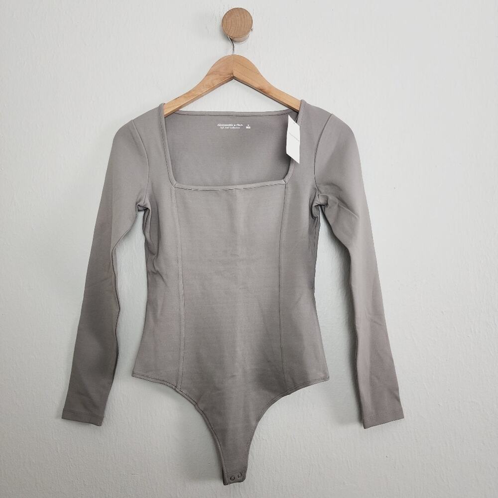 Abercrombie & Fitch Square Neck Long Sleeve Bodysuit NWT Taupe Gray Small